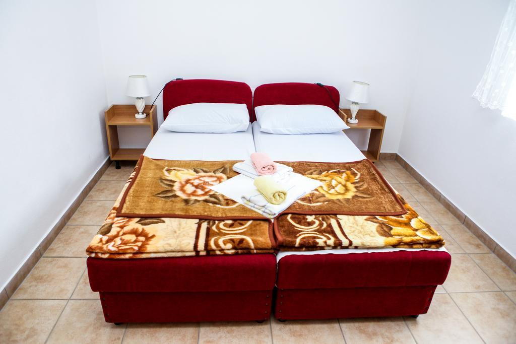 Ana Stjepan Nikolic - Pilgrim'S 2Nd Home Međugorje Kamer foto